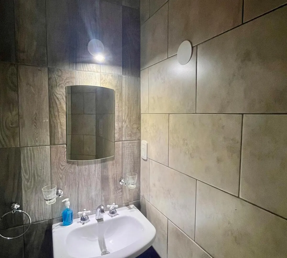 Inigualable Departamento Para Dos Personas En Microcentro De Mendoza A Cuadras De Avenida San Martin